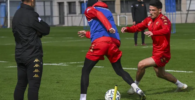photo  lucas buades a rejoint le mans fc le 1er septembre dernier et s’apprête à vivre sa première journée de compétition sous le maillot sang et or.  &copy;  le maine libre - denis lambert 