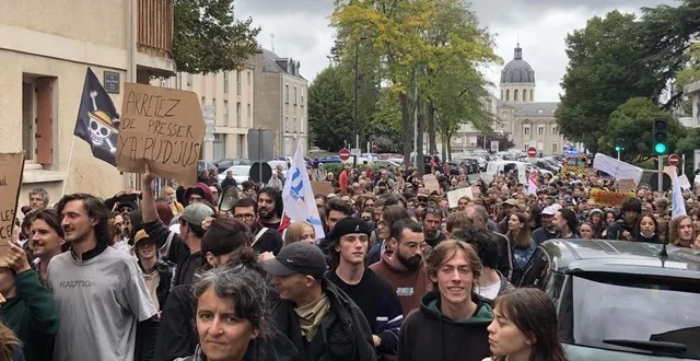 photo  le mouvement « bloquons tout » du 10 septembre en maine-et-loire.  &copy;  ouest-france 