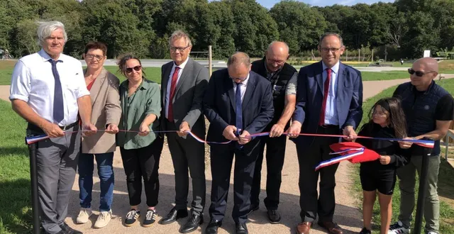 photo  de gauche à droite : stéphane le foll, isabelle leballeur, isabelle leboucher, joël métenier, patrice leboucher, antoine d’amécourt,sebastien bouvet  &copy;  le maine libre 