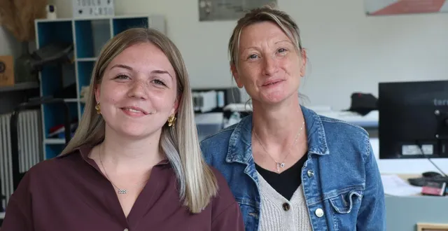photo  de gauche à droite : laura dubois (nouvelle propriétaire de touch’perso à flers, dans l’orne) et noëlle ballon (ancienne propriétaire et désormais salarié de touch’perso).  &copy;  ouest-france 
