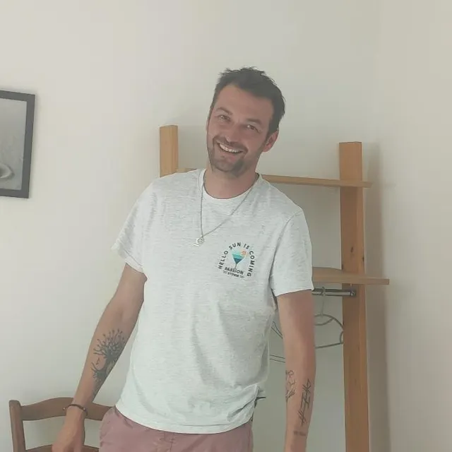 photo romuald barthélémy a repris en gérance le gîte du bout d’angrie.  ©  ouest-france