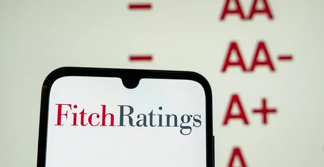 photo  l’agence de notation financière fitch ratings a dégradé la note de la france de « aa- » à « a + » ce vendredi 12 septembre 2025, en pointant les finances publiques dégradées du pays.  &copy;  jean-marc barrere/hans lucas via afp 