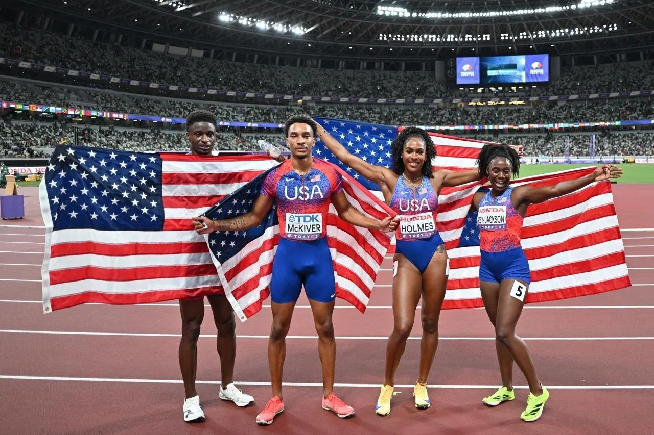 Mondiaux d'athlétisme. Favoris, les États-Unis s'imposent sur le 4X400m  mixte . Sport - Le Mans.maville.com