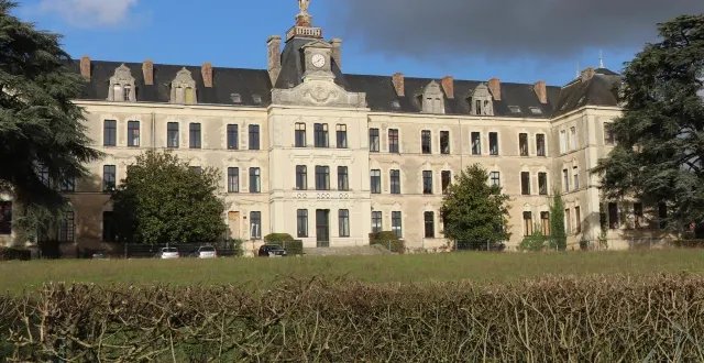 photo  d’anciens élèves du collège de combrée (fermé en 2005) ont porté plainte pour des faits d’agressions sexuelles commis par un surveillant entre 1980 et 1995.  &copy;  ouest-france 