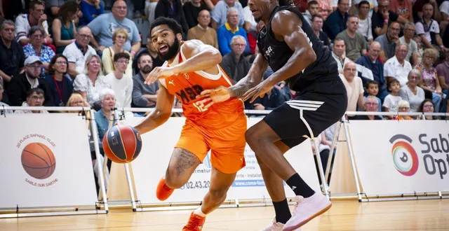 photo  hudgins et le mans sont clairement montés en puissance pour infliger à villeurbanne sa première défaite en présaison.  &copy;  dominique breugnot/ouest-france. 