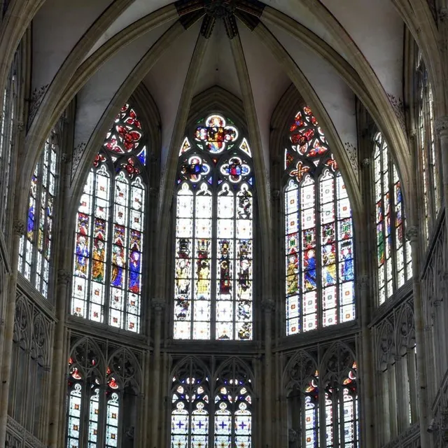 photo le porche de la cathédrale de sées.  ©  stéphane geufroi / archives ouest-france