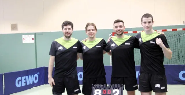 photo  damien provost, corentin mazaud, gaëtan renaudon et benjamin romagné après la victoire de vibraye en n1.  &copy;  le maine libre 