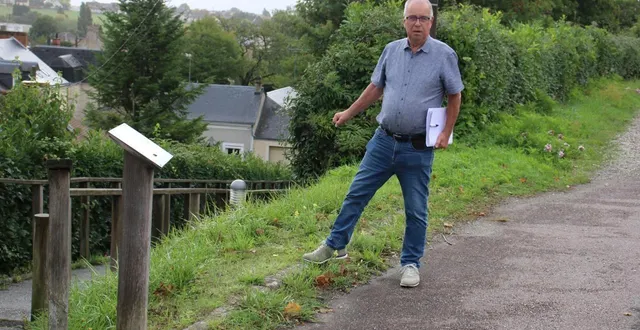 photo  en surplomb de la ville, gérard evrard, adjoint au maire, désigne de la main, l’emplacement du belvédère, face au complexe culturel saugonna.  &copy;  ouest-france 