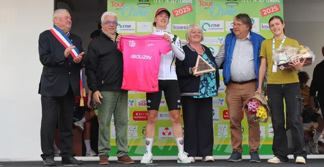 photo  yann quetin (vc lucéen) sur le podium, remporte le 9e tour de l’orne à vimoutiers.  &copy;  ouest-france. 