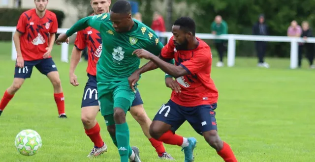photo  les mondevillais (en rouge) ont fait respecter la hiérarchie face aux condéens.  &copy;  nathalie douley 