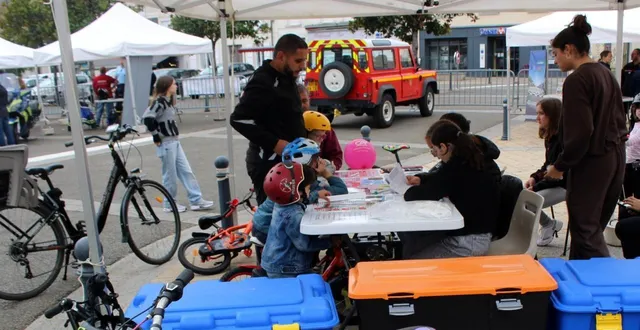 photo  les familles avaient sorti les vélos pour cette après-midi sécurité routière.  &copy;  le maine libre 