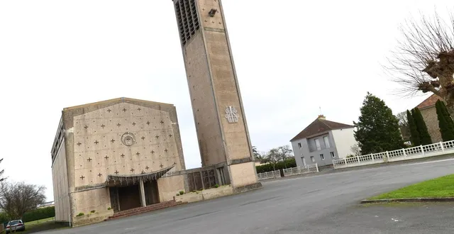 photo  l’église saint-michel de graignes, dans la manche, a été achevée en 1958 et a besoin de travaux de rénovation.  &copy;  michel coupard/archives ouest-france 
