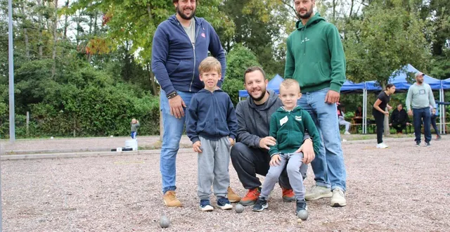 photo  de gauche à droite : georges et ambroise, justin et basile avec leur ami, édouard.  &copy;  ouest-france 
