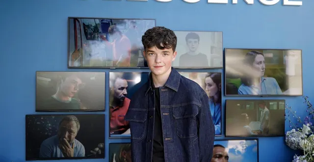 photo  le jeune acteur britannique owen cooper est devenu ce dimanche 14 septembre 2025 le plus jeune lauréat des emmy awards pour son rôle dans la mini-série « adolescence ».  &copy;  frazer harrison / getty images via afp 