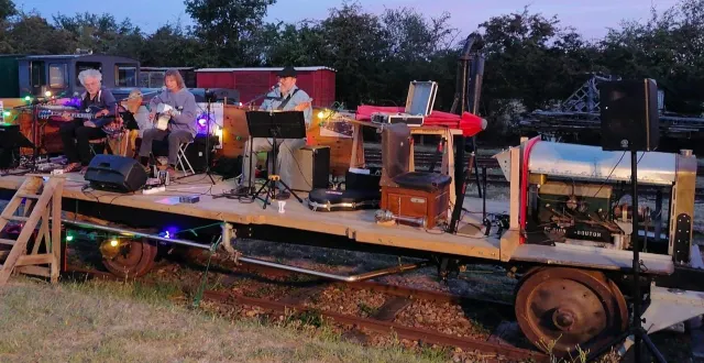 photo  une fois restauré, cet autorail de dion-bouton jm3 de 1930 assorti de sa remorque, sera le plus ancien des autorails de dion-bouton en france.  &copy;  ouest-france 