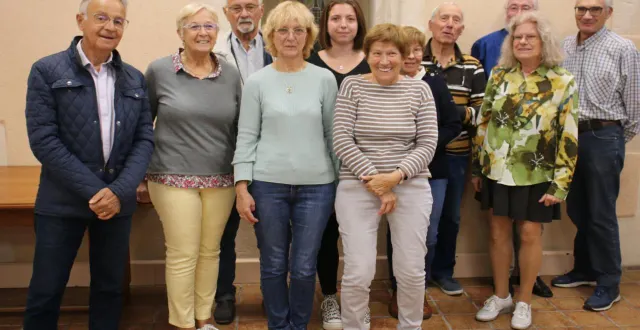 photo  laurence bréon, présidente de mamers en scène (3e à gauche), accompagnée des membres et bénévoles de l’association.  &copy;  ouest-france 