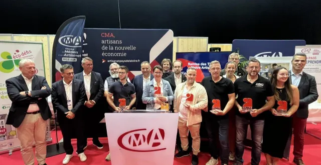 photo  les artisans lauréats réunis à l’occasion de la foire du mans.  &copy;  cma sarthe 