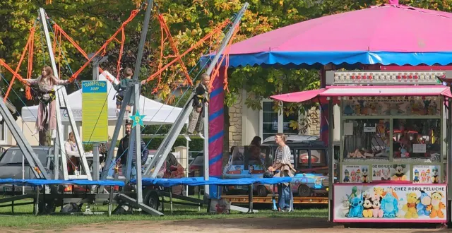 photo  la fête foraine fut l’endroit le plus fréquenté des familles pour cette édition 2025.  &copy;  ouest-france. 