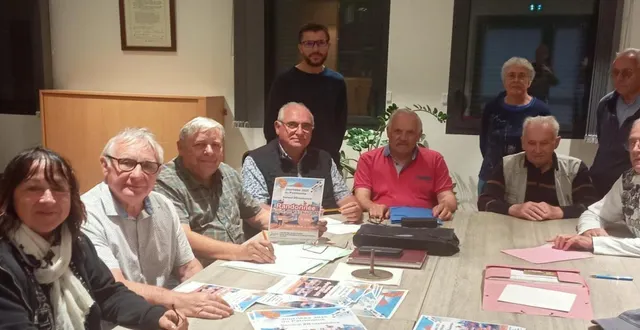 photo  aigné patrimoine et les élus détaillent le programme pour la journée du patrimoine.  &copy;  ouest-france 