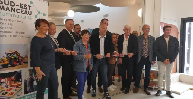 photo  yves-marie hervé et nicolas rouanet ont coupé le ruban en présence de la députée marietta karamanli, du sénateur thierry cozic, du conseiller départemental patrick desmazières, des maires des communes adjacentes, et des représentants du centre rabelais  &copy;  ouest-france 