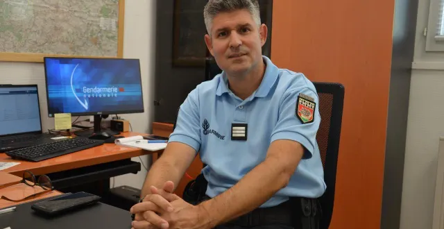 photo  le capitaine jérôme demaure est désormais à la tête des 106 gendarmes de la compagnie.  &copy;  le maine libre 