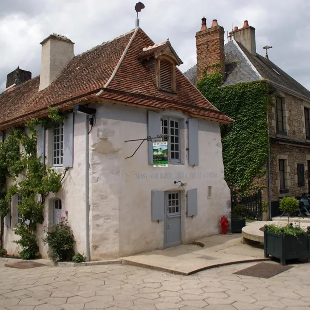 photo l’auberge des sœurs moisy, à saint-céneri-le-gérei.  ©  ouest-france