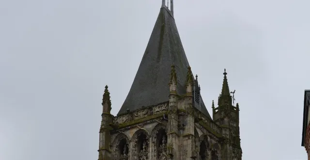 photo  il sera possible de monter en haut de la tour de l’église saint-martin pour observer la ville.  &copy;  ouest-france 