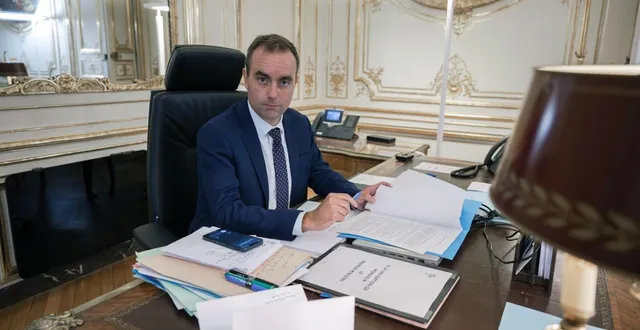 photo  « quelques jours après ma prise de fonctions comme premier ministre » : sébastien lecornu adresse une lettre à tous les maires de france pour leur confirmer le lancement d’un « grand acte de décentralisation » et sa volonté de voir adopter la « loi gatel » sur le statut de l’élu avant les municipales 2026.  &copy;  stéphane geufroi / ouest-france 