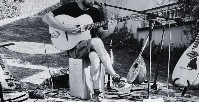 photo  un multi-instrumentiste à découvrir à la médiathèque.  &copy;  quidâme 