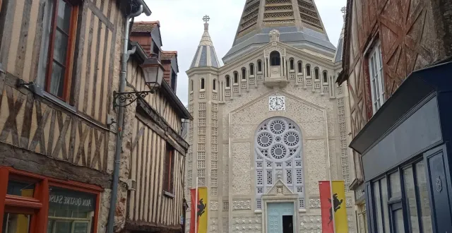 photo  des visites guidées du clocher de l’église saint-julien seront proposées samedi et dimanche.  &copy;  ouest-france 