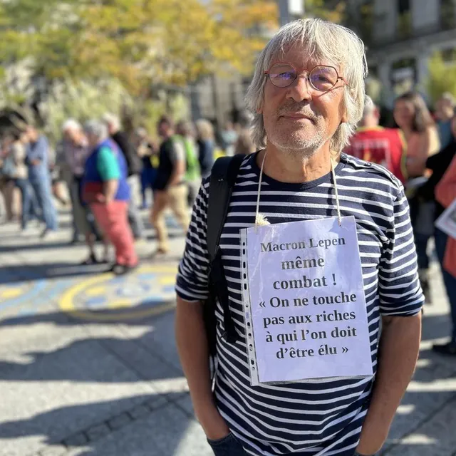 photo un manifestant à cholet, ce jeudi 18 septembre 2025.  ©  ouest-france