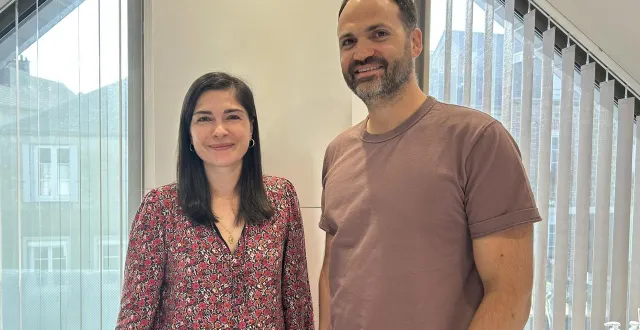 photo  bérénice cadène et vassili chawadronow, pharmaciens titulaires de la pharmacie briouzaine, font partie de la société interprofessionnelle de soins ambulatoires (sisa) créée avec la maison médicale med’instal normandie à briouze (orne).  &copy;  ouest-france 