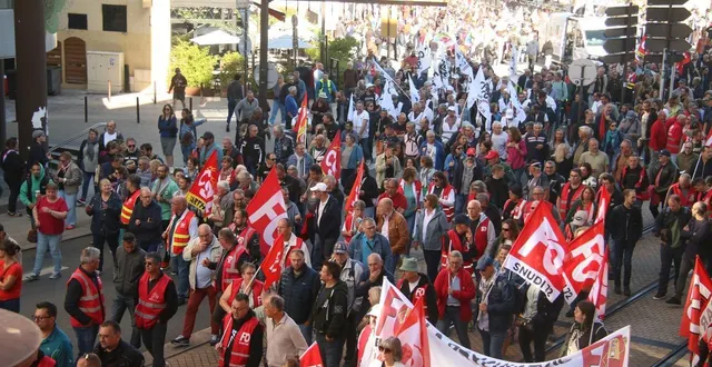 photo  un long cortège de manifestants a défilé au mans ce jeudi 18 septembre 2025.  &copy;  ouest-france 