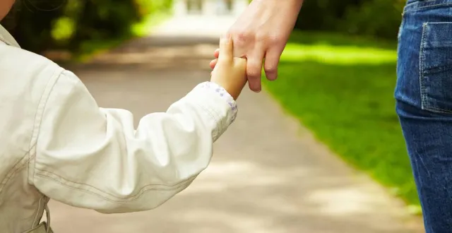 photo  les parents d’élèves sont invités à accompagner leurs enfants à pied… ou à vélo (photo d’illustration).  &copy;  archives ouest-france 