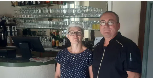 photo  depuis lundi dernier, philippe et valérie chevailler ont ouvert leur premier restaurant, le chat qui pêche, dans un cadre totalement rénové au 63, rue charles-de-gaulle. du lundi au vendredi, ils proposent un menu en cuisine traditionnelle et faite maison, avec entrée, plat et dessert pour 15,80 €. on peut également y commander des plats à emporter. contact au 02 41 32 60 85.  &copy;  ouest-france 