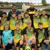 photo  l’équipe des u11 se voit dotée de maillots et de shorts offerts par initiatives de l’agence du crédit agricole de vimoutiers - sap-en-auge. 