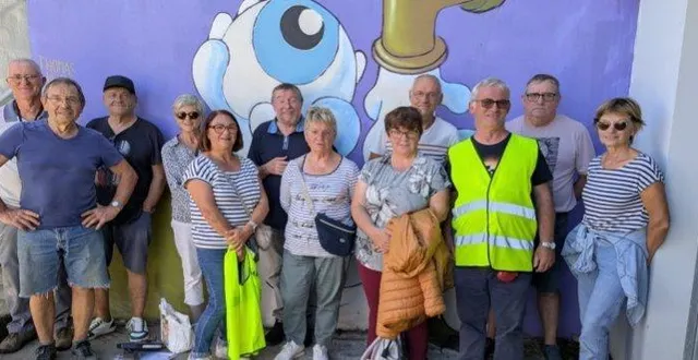 photo  les membres du comité des fêtes préparent activement cette 24e édition du vide-greniers autour du président françois mombrun (au second plan, au centre).  &copy;  ouest-france 