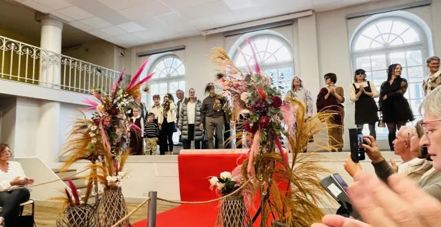 photo  des mannequins amateurs ont défilé dans la salle des fêtes.  &copy;  le maine libre 