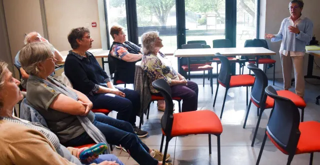 photo  une dizaine de personnes ont assisté à la présentation.  &copy;  le maine libre 