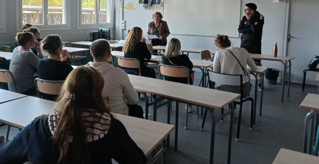 photo  michèle leboul beu, professeure d’eps au collège et rémy surin, entraîneur de handball diplômé, ont présenté la section handball.  &copy;  ouest-france. 