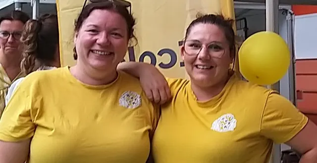 photo  célia (la présidente) et aurélie (la secrétaire) de l’amicale des écoles se réjouissent de l’organisation du traditionnel vide-greniers.  &copy;  ouest-france 