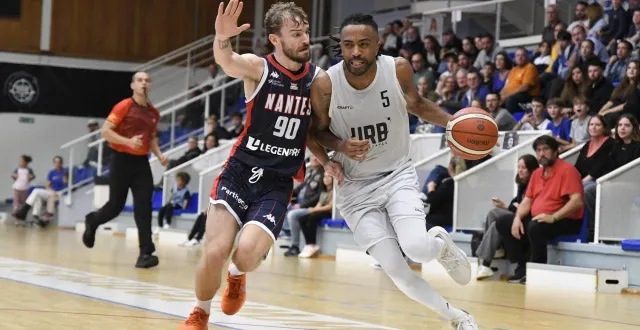 photo  après vitré, warren racine (à droite) découvre un autre club bretillien, l’union rennes.  &copy;  jocelyne régent 