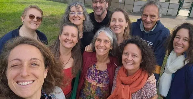 photo  les membres du collectif la danse libre en sarthe prêts pour la seconde édition du festival les 12 heures de la danse libre.  &copy;  collection personnelle 