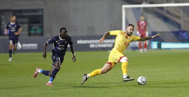photo  anthony ribelin, préféré à lucas buades dans le couloir droit, a apporté de la vitesse et du tranchant face à dunkerque.  &copy;  photopqr/voix du nord/marc demeure 