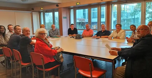 photo  une première réunion a eu lieu mercredi soir à la cafétéria de la mairie, une seconde est prévue pour officialiser les choses  &copy;  le maine libre. 