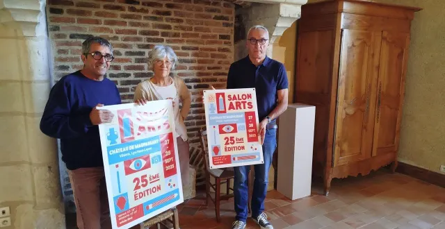 photo  le 25e salon des arts se tiendra du 27 au 28 septembre 2025 au château de maupassant à vihiers (lys-haut-layon). la nouvelle équipe a concocté une édition très éclectique : de gauche à droite, michel brossier, annie chollet-baumard, présidente de vihiers patrimoine ; et bernard moreau.  &copy;  ouest-france 