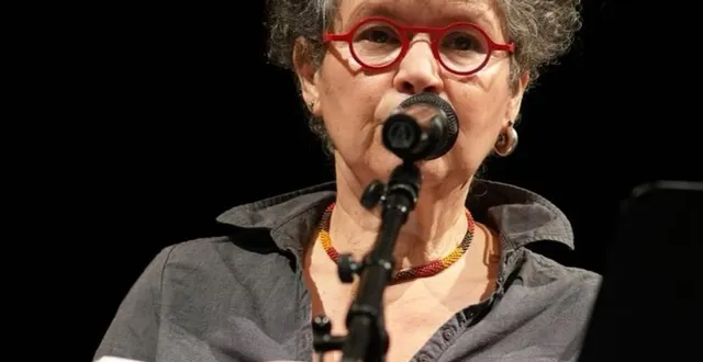 photo  née en algérie et installée aujourd’hui à toulouse, la poétesse et romancière souad labbize est très investie pour l’égalité hommes-femmes.  &copy;  jean-sébastien caron 