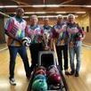 photo ibrahima touré et des licenciés du club bowl’maine de sablé-solesmes, réunis autour du trophée de la sarthe, remporté en 2025.