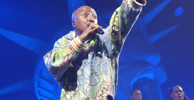 photo  avec son freedom tour, soprano offre un moment de partage et ne manque pas de passer des messages de tolérance à son public tout acquis.  &copy;  le maine libre 