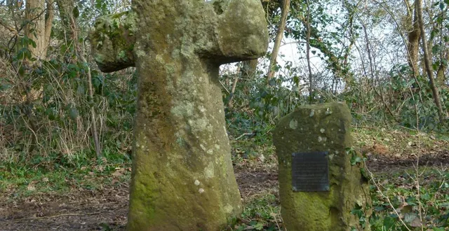 photo  la croix de montaillé près d’emmaüs sera le point de départ de la randonnée.  &copy;  le maine libre 